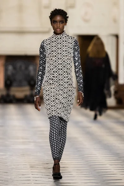 Look 34